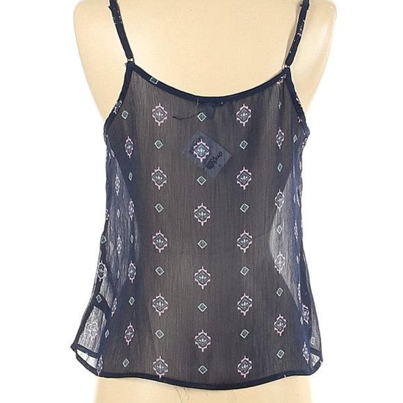 CHARLOTTE RUSSE SLEEVELESS BLOUSE NWT *PRICE DROP* - Picture 2 of 6